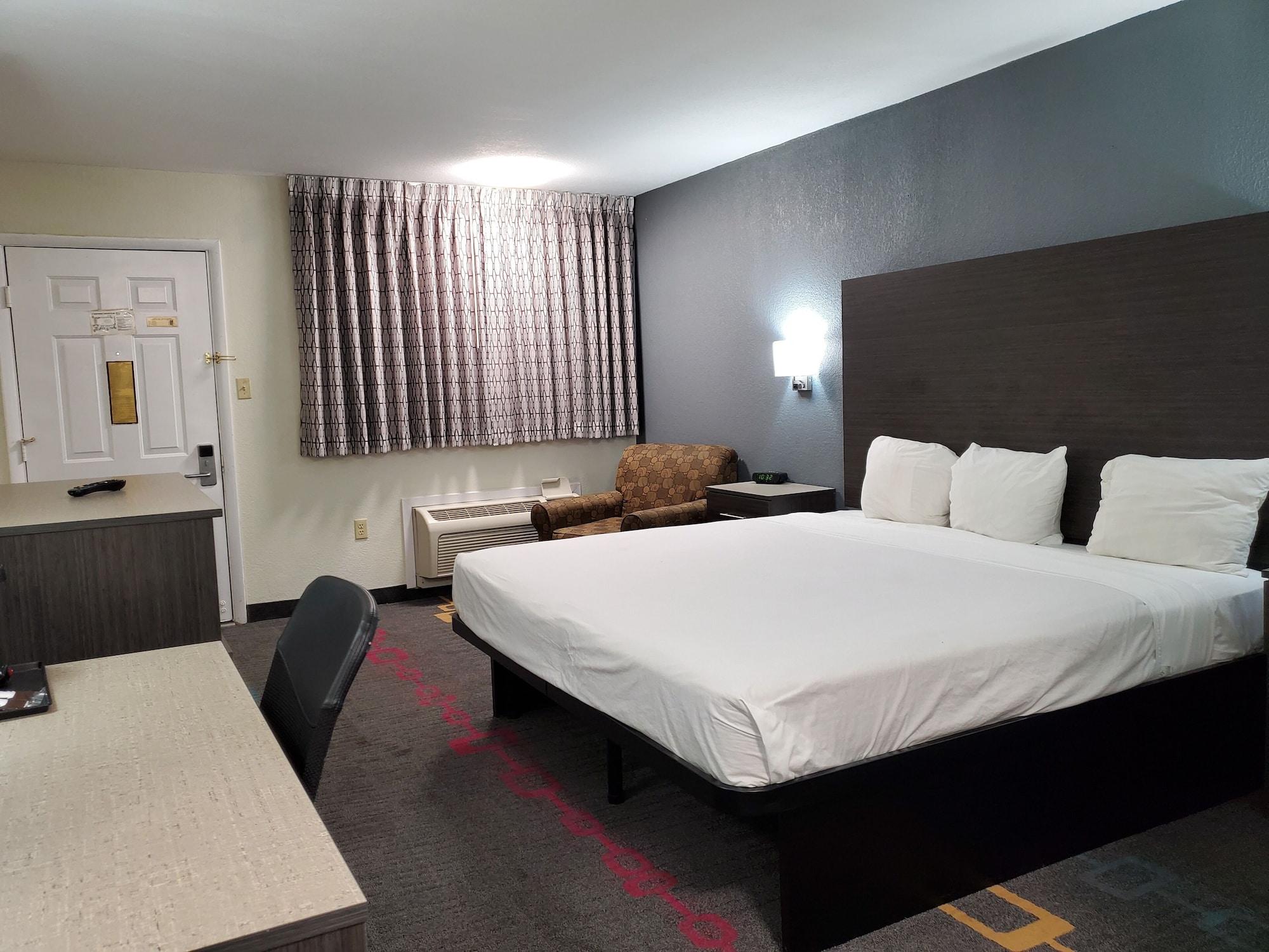 Days Inn By Wyndham Lawton Esterno foto