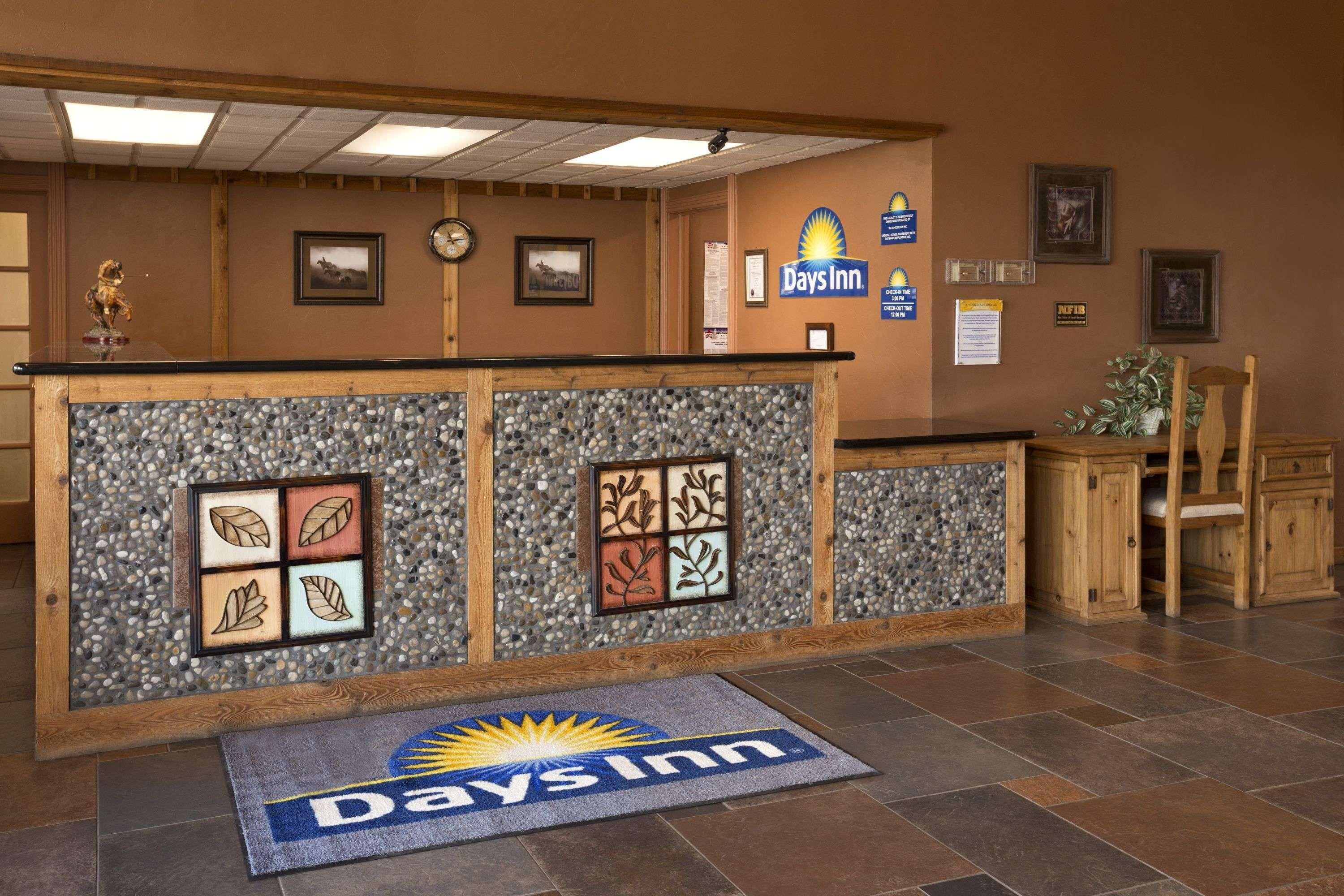 Days Inn By Wyndham Lawton Esterno foto