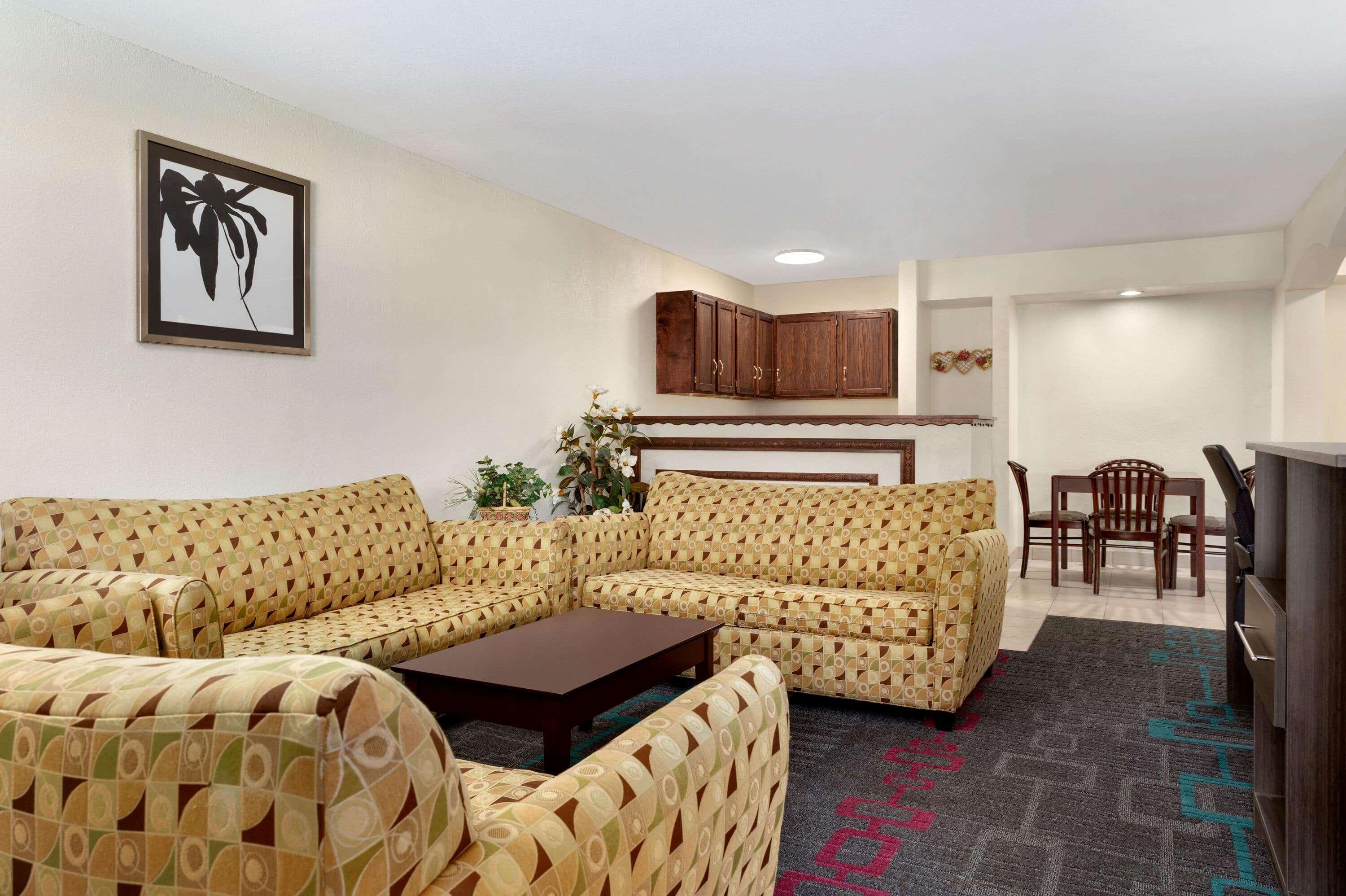Days Inn By Wyndham Lawton Esterno foto