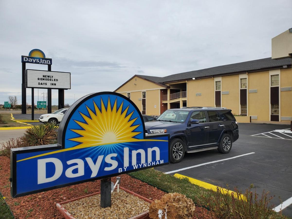 Days Inn By Wyndham Lawton Esterno foto