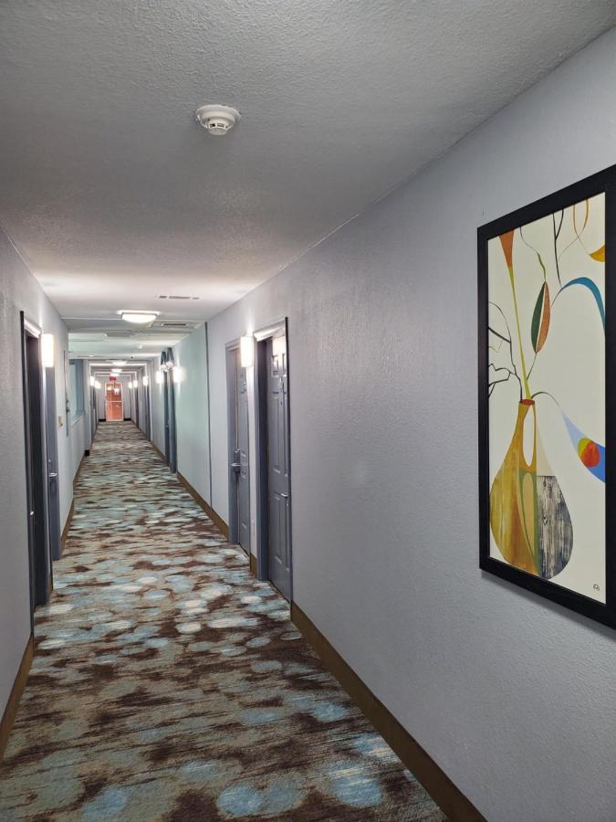 Days Inn By Wyndham Lawton Esterno foto